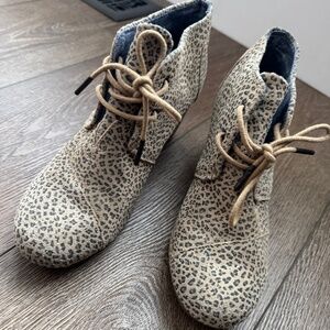 Tom’s Suede Wedge Bootie, women’s size 7.5